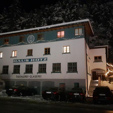 Haus Hotz Apart Talblick Гринс Экстерьер фото
